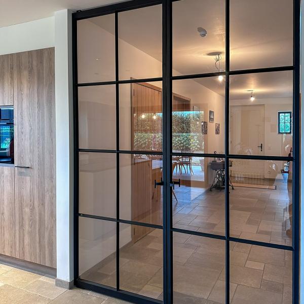 landelijke woning stalen deur