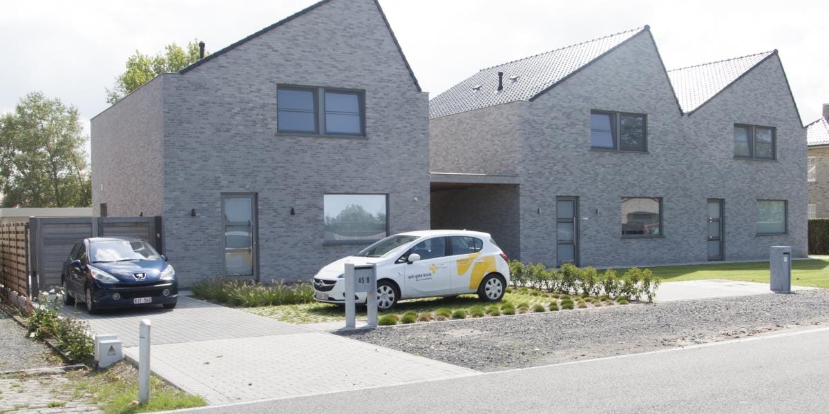 moderne woningen Pervijze