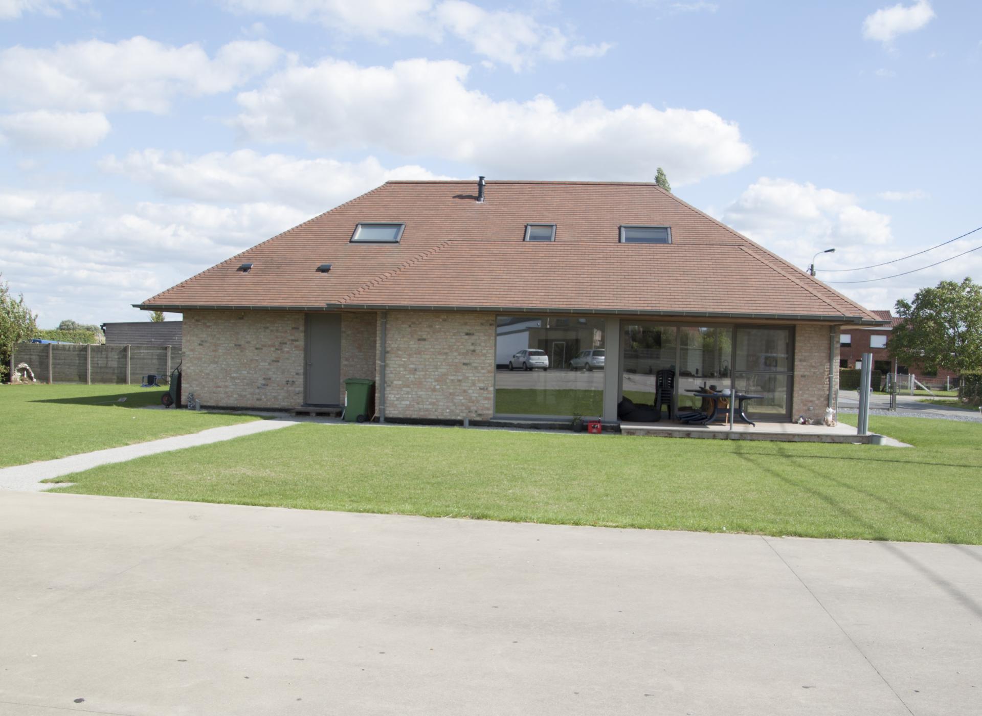 alleenstaande woning Woesten