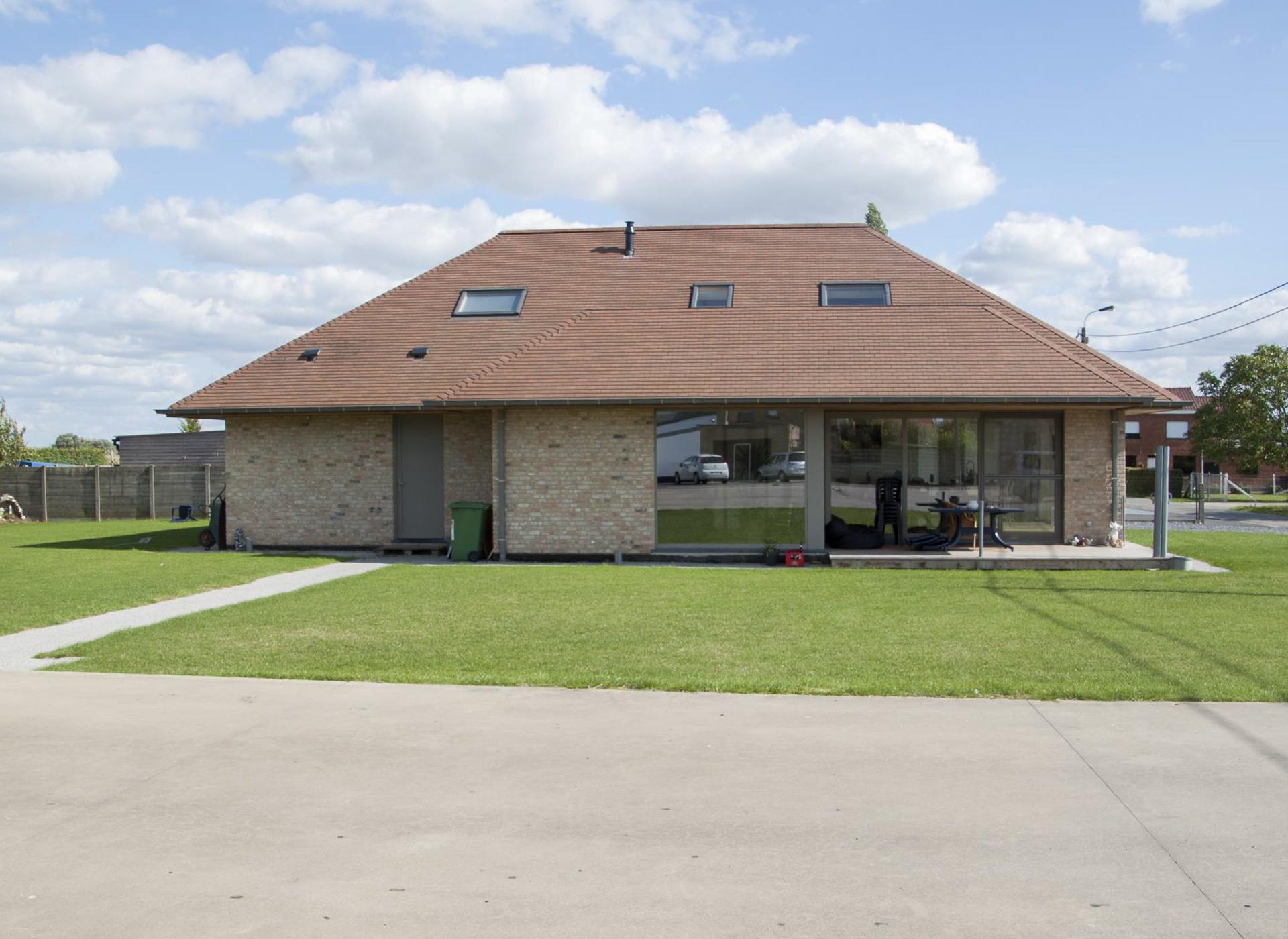 alleenstaande woning Woesten